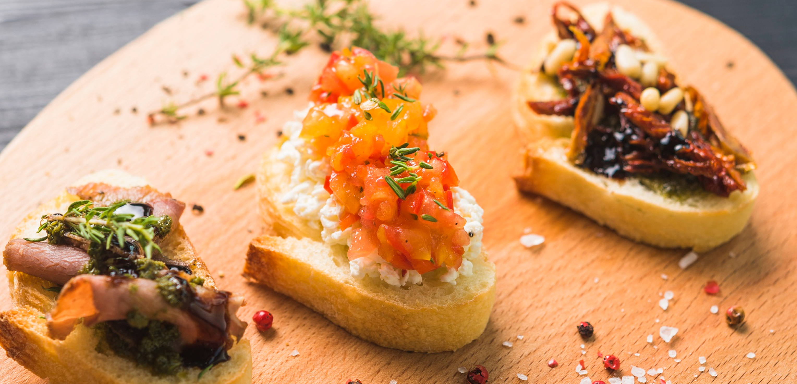 Закуски с икрой и зеленью